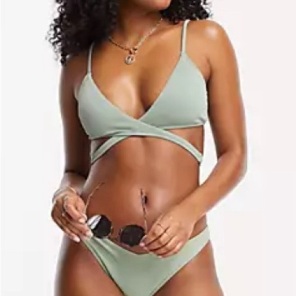 Hollister Other - Hollister bikini set!